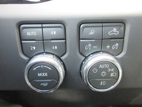New 2026 GMC Sierra 3500 AT4 w/ AT4 Premium Plus Package AWD/4WD image 18