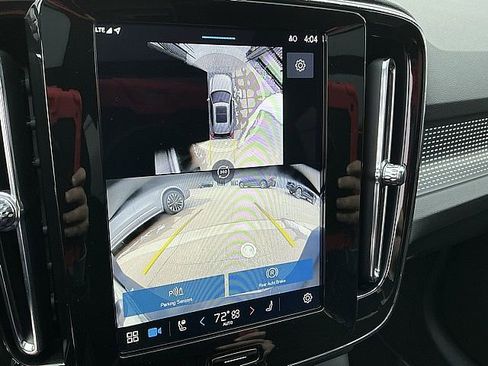 Certified 2025 Volvo XC40 B5 Plus image 27