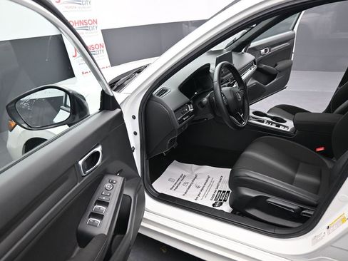 Used 2025 Honda Civic Sport image 17
