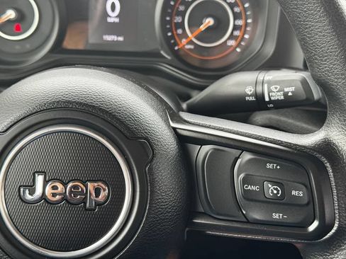 Certified 2025 Jeep Wrangler Sport AWD/4WD image 23