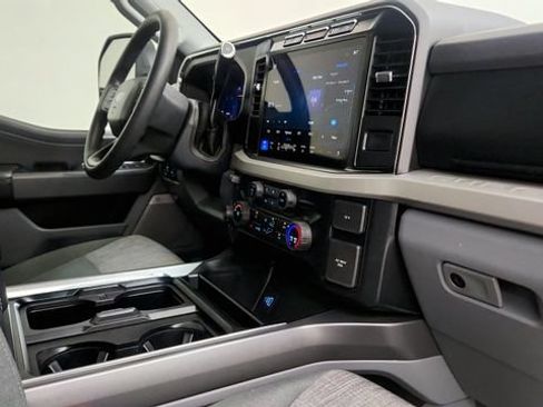 Used 2023 Ford F250 XLT w/ Black Appearance Package AWD/4WD image 38