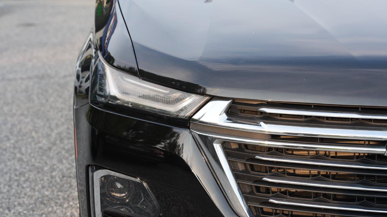 Used 2023 Chevrolet Traverse LT AWD/4WD image 3