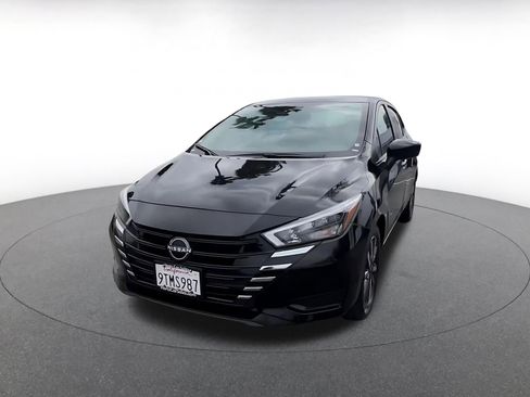 Used 2025 Nissan Versa SV image 7