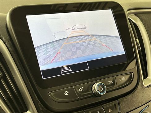 Used 2024 Chevrolet Malibu LT image 17