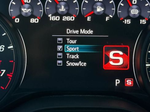 Used 2021 Chevrolet Camaro ZL1 RWD image 50