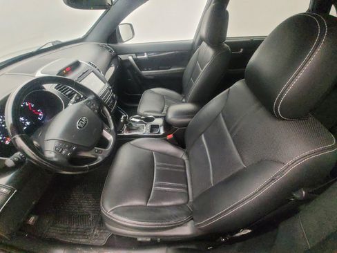 Used 2014 Kia Sorento SX image 17