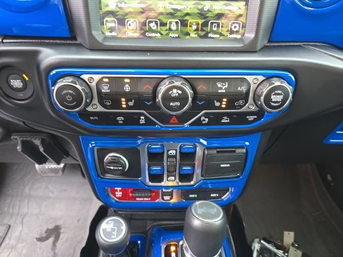 Used 2022 Jeep Wrangler Unlimited Rubicon w/ Trailer Tow Package image 28