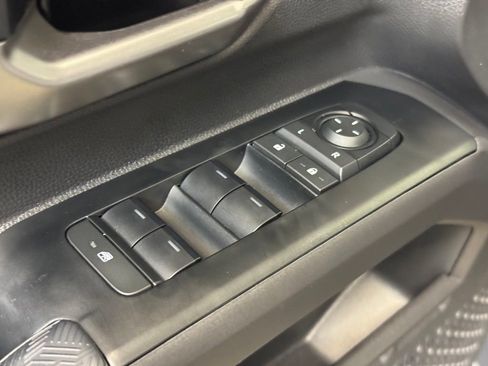 Used 2025 Toyota Tacoma TRD Off-Road AWD/4WD image 11