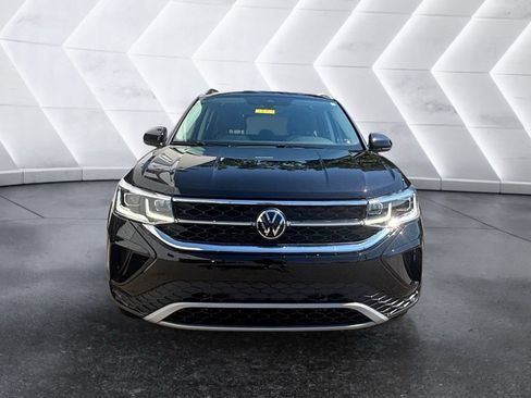 Used 2024 Volkswagen Taos SEL AWD/4WD image 2