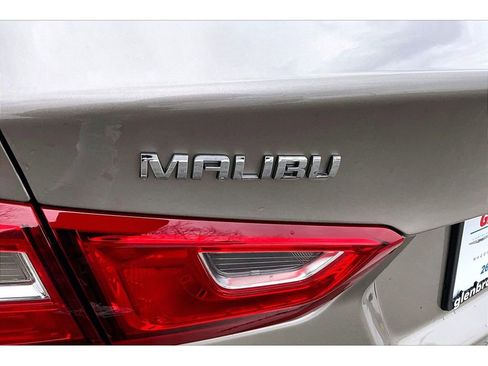 Used 2025 Chevrolet Malibu LT image 9