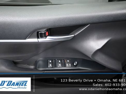 Used 2020 Toyota Camry SE FWD image 24