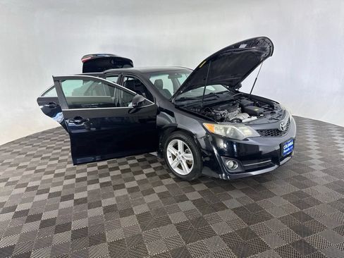 Used 2014 Toyota Camry SE FWD image 13
