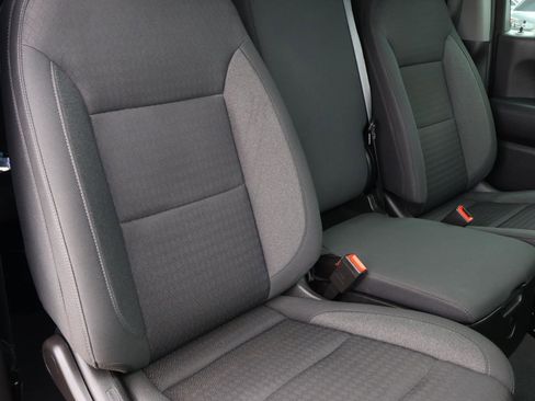 Used 2023 Chevrolet Silverado 1500 Custom image 18