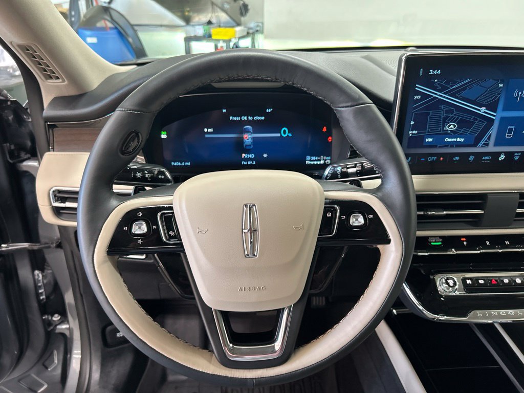Certified 2025 Lincoln Corsair Grand Touring w/ Rear Removable Package Tray AWD/4WD image 14