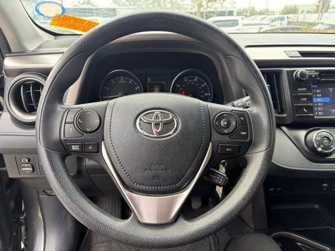 Used 2018 Toyota RAV4 LE image 19