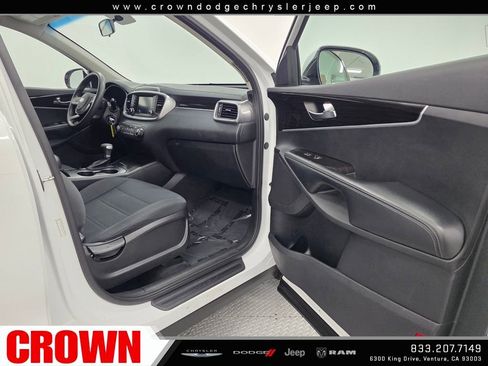 Used 2020 Kia Sorento LX image 13