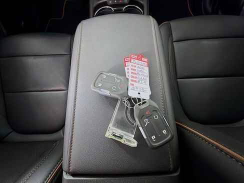 Used 2021 GMC Acadia AT4 w/ Technology Package image 37