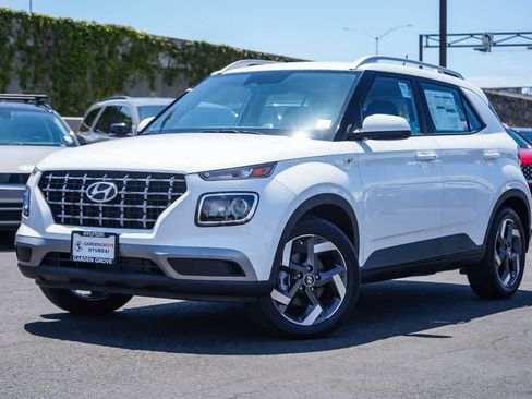 New 2026 Hyundai Venue SEL FWD image 1
