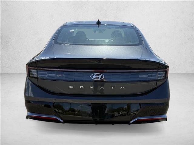 Used 2025 Hyundai Sonata SEL FWD image 6