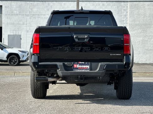 New 2025 Toyota Tacoma TRD Off-Road image 5