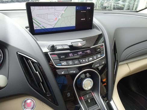 Used 2024 Acura RDX SH-AWD w/ Technology Package image 18