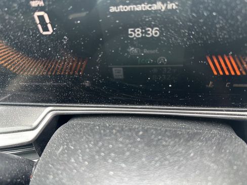 Used 2025 Kia Sorento S image 6