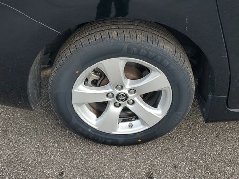 Used 2019 Toyota Sienna LE image 35