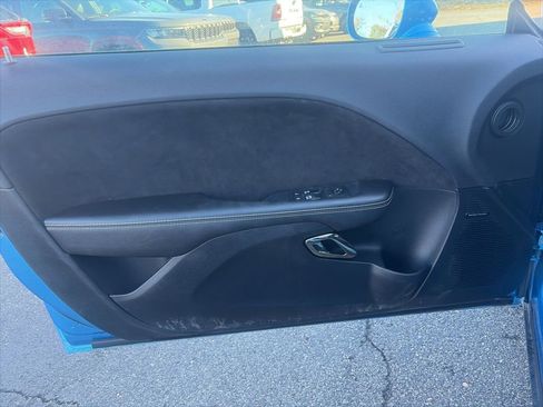 Used 2018 Dodge Challenger SRT Hellcat image 13