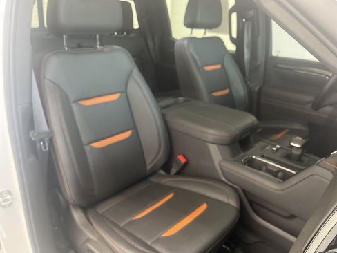 Used 2025 GMC Sierra 1500 AT4 w/ AT4 Premium Package AWD/4WD image 38