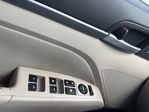 Used 2017 Hyundai Elantra Value Edition image 22