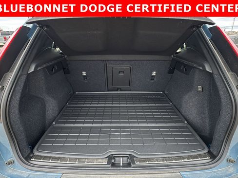 Used 2023 Volvo XC40 B5 Plus w/ Protection Package Premier image 24