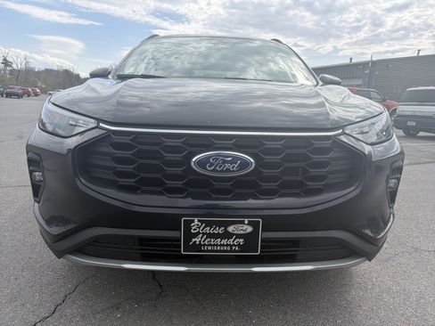 Certified 2025 Ford Escape ST-Line Select AWD/4WD image 9