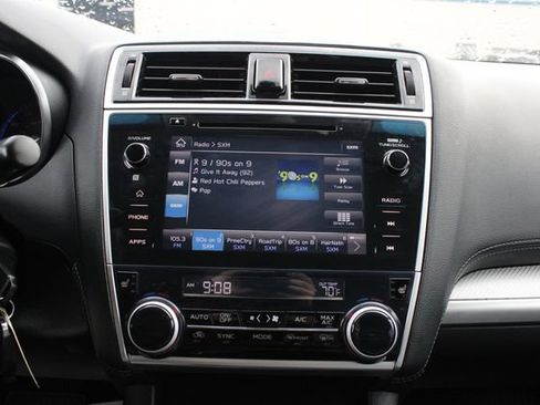 Used 2018 Subaru Outback 2.5i Premium image 15