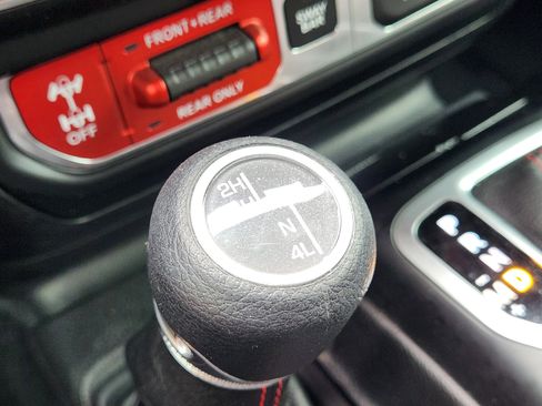 Used 2018 Jeep Wrangler Unlimited Rubicon image 19