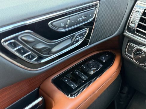 Used 2020 Lincoln Navigator L Reserve AWD/4WD image 10