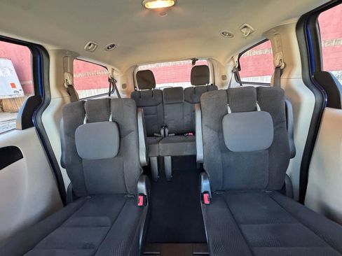 Used 2019 Dodge Grand Caravan SE image 10