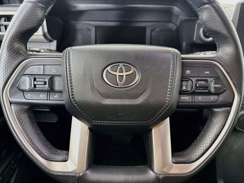 Certified 2025 Toyota 4Runner SR5 AWD/4WD image 16