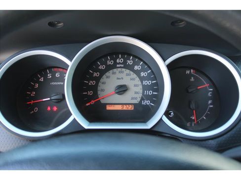Used 2011 Toyota Tacoma 4x4 Regular Cab image 12
