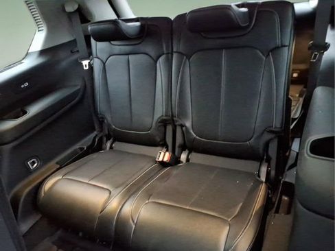 Used 2024 Jeep Grand Cherokee L Limited w/ Luxury Tech Group II image 13