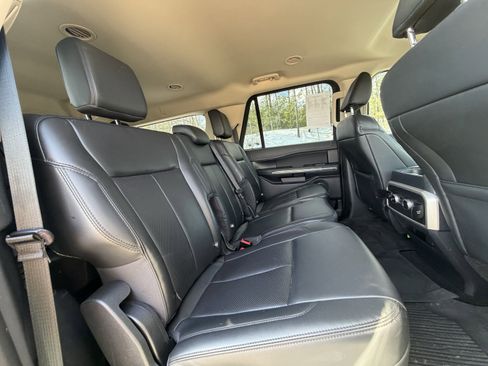 Used 2022 Ford Expedition Max XLT image 34