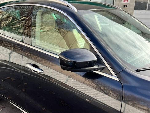 Used 2017 Maserati Levante w/ Luxury Package image 9