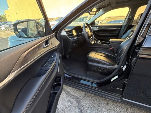 Used 2023 Jeep Grand Cherokee 4WD 4xe image 12
