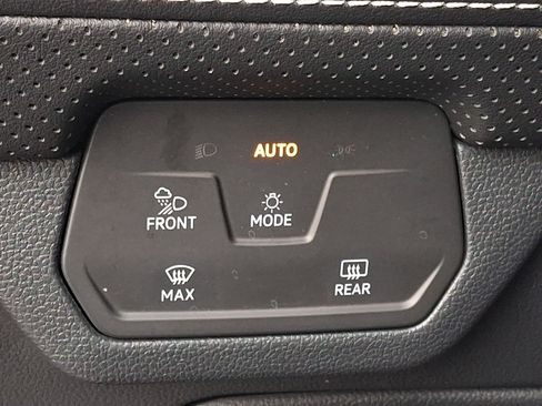Used 2024 Volkswagen Atlas Cross Sport SE AWD/4WD image 23