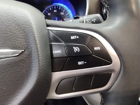 Used 2023 Chrysler Voyager LX image 25