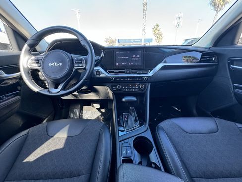 Used 2022 Kia Niro EX image 14