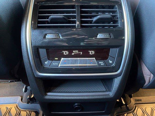 Used 2025 BMW X6 M60i AWD/4WD image 27