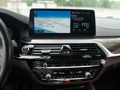 Used 2021 BMW M550i xDrive w/ Premium Package image 31