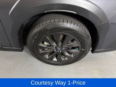 Used 2025 Subaru Outback Onyx Edition AWD/4WD image 13
