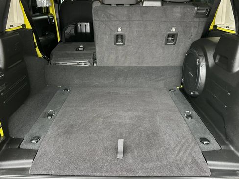 Used 2023 Jeep Wrangler Unlimited Rubicon 4xe AWD/4WD image 15