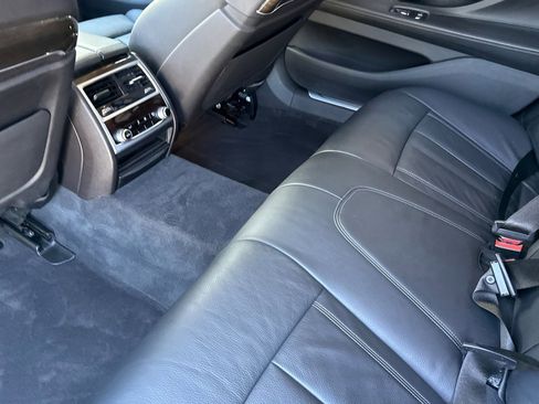 Used 2020 BMW 740i RWD image 24